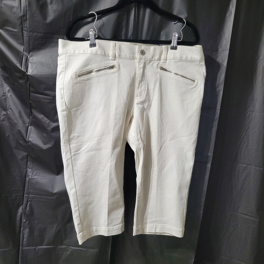 Skye's The Limit White Capris Wmns Sz 12 Faux Pockets NWT